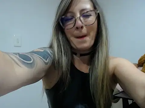 VALELUXX online show from 24, 4, 2026