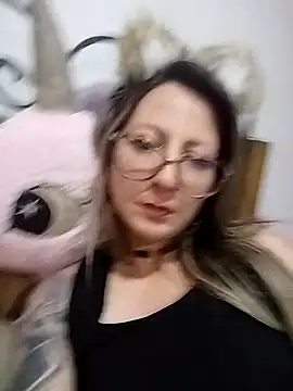 VALELUXX online show from 7, 5, 2026