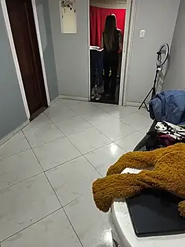Snapshot of VALELUXX chatting on 7, 7, 2026 VALELUXX online show from 7, 7, 2026