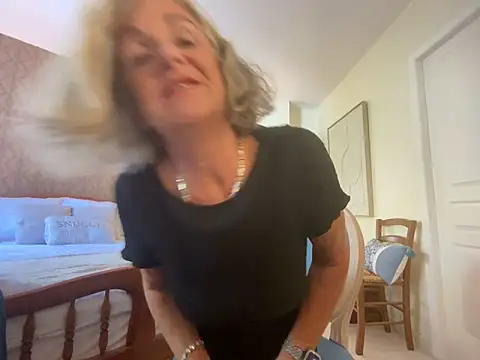 NaughtyMonicaUK online show from 17, 4, 2026