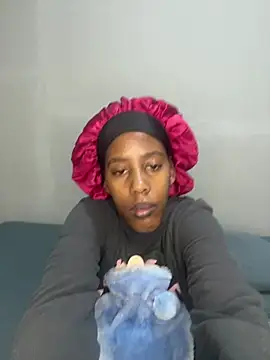 petite bee online show from 24, 5, 2026