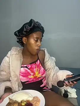 petite bee online show from 28, 5, 2026