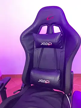 miss carly online show from 21, 4, 2026