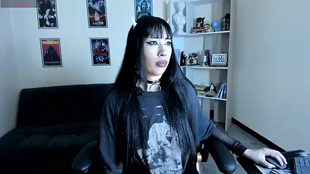 Snapshot of Ravenelle_ chatting on 12, 7, 2026 Ravenelle online show from 12, 7, 2026