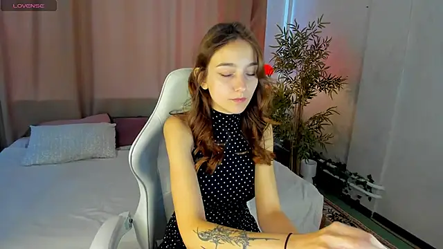 Snapshot of alis_tauber chatting on 27, 7, 2026 alis tauber online show from 27, 7, 2026