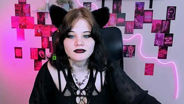 nikki kiss  online show from 21, 5, 2026