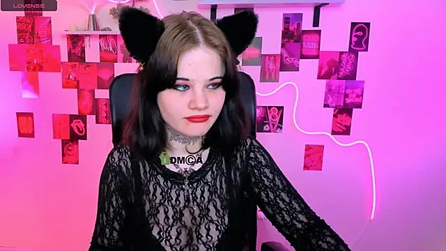 nikki kiss  online show from 27, 5, 2026