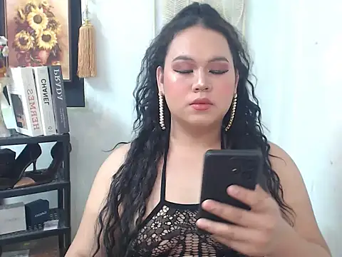 BigHotMAMALICIOUS online show from 19, 4, 2026