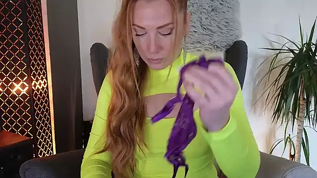 Sharon Red online show from 31, 10, 2025