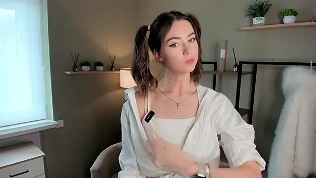 Peaches Peaches online show from 21, 4, 2026
