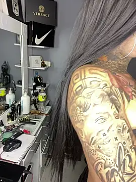 valen lewiiz online show from 17, 4, 2026