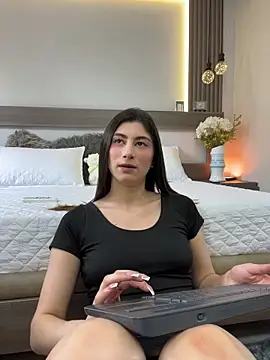 evelyn hills online show from 26, 7, 2026