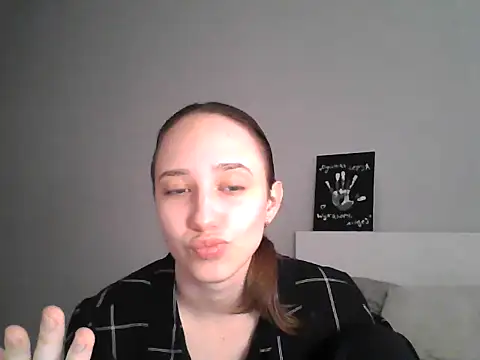 Snapshot of DarkMirel chatting on 6, 5, 2026 DarkMirel online show from 6, 5, 2026