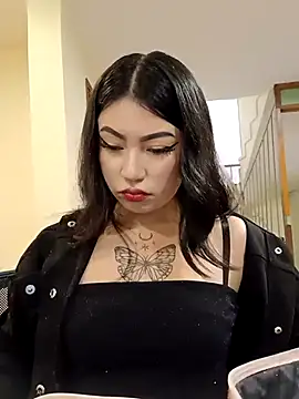 Emiily  Evans online show from 20, 4, 2026