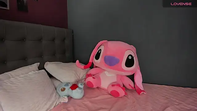 Charlotte james1 online show from 14, 4, 2026