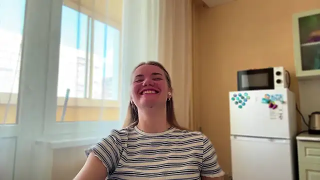 Snapshot of doana_bebriti chatting on 15, 4, 2026 doana bebriti online show from 15, 4, 2026