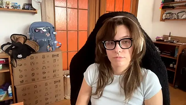 PillowPeachX online show from 20, 4, 2026