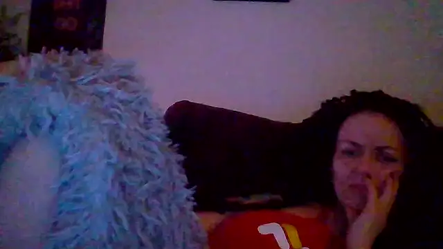 Snapshot of shyhornymommy chatting on 18, 4, 2026 shyhornymommy online show from 18, 4, 2026