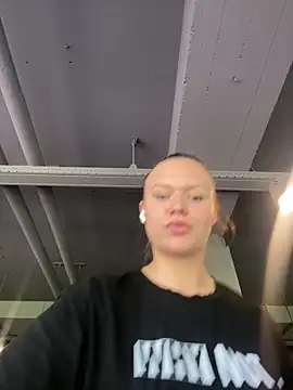 Snapshot of SweetLikaaa chatting on 29, 4, 2026 SweetLikaaa online show from 29, 4, 2026