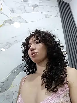 Chloe and Violeta online show from 9, 8, 2026