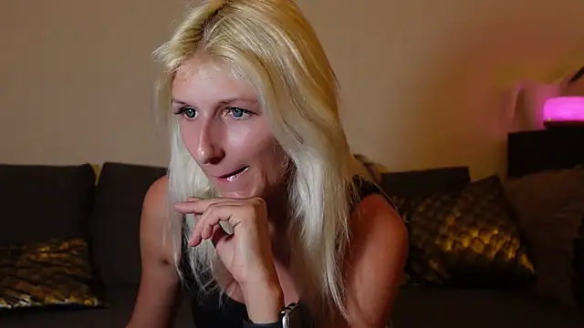 Snapshot of barbiplaymate chatting on 16, 1, 2025 barbiplaymate online show from 16, 1, 2025