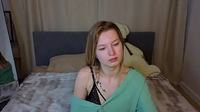 Snapshot of Lisa_Hummi chatting on 16, 4, 2026 Lisa Hummi online show from 16, 4, 2026