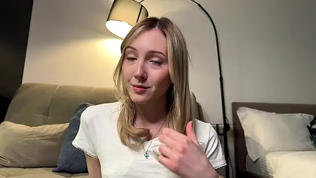 Kattie Petite online show from 22, 4, 2026