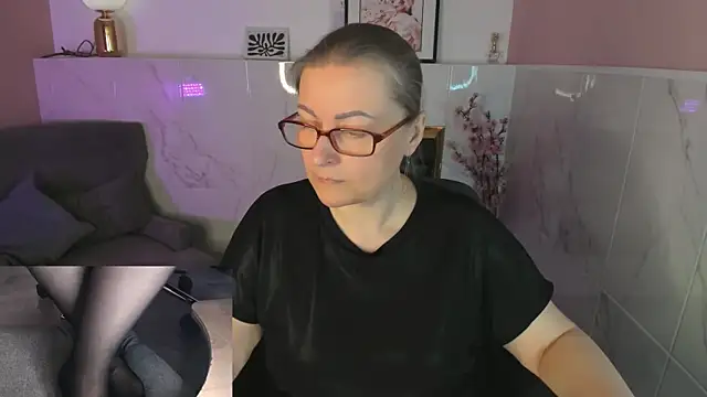 Snapshot of Alexandra_Kind chatting on 26, 4, 2026 Alexandra Kind online show from 26, 4, 2026