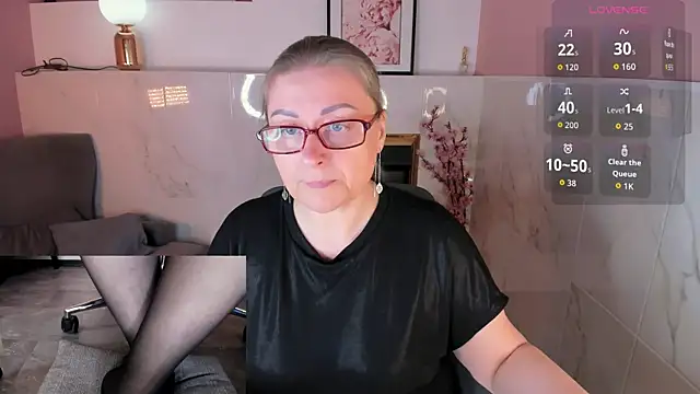 Snapshot of Alexandra_Kind chatting on 2, 5, 2026 Alexandra Kind online show from 2, 5, 2026