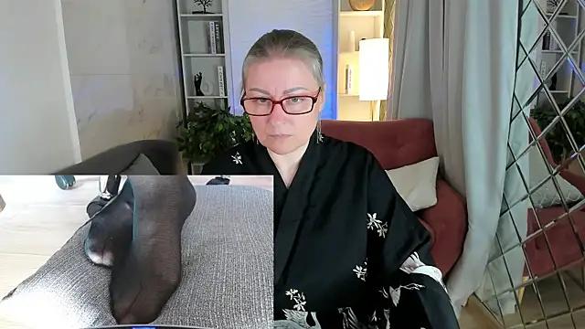 Snapshot of Alexandra_Kind chatting on 5, 5, 2026 Alexandra Kind online show from 5, 5, 2026