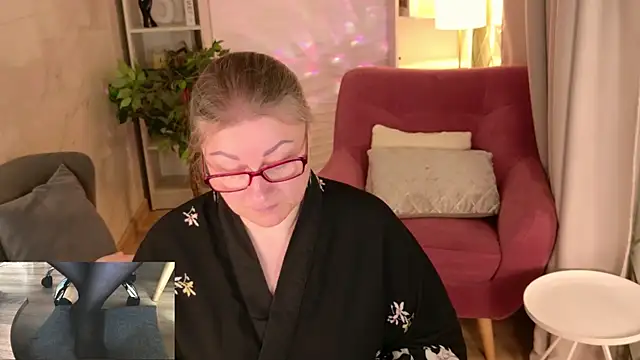 Snapshot of Alexandra_Kind chatting on 17, 5, 2026 Alexandra Kind online show from 17, 5, 2026