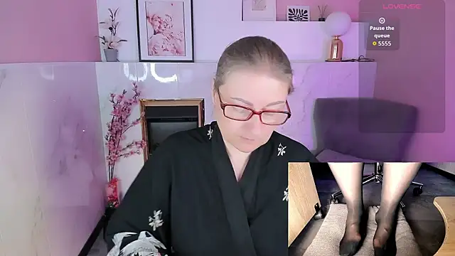 Alexandra Kind online show from 24, 7, 2026