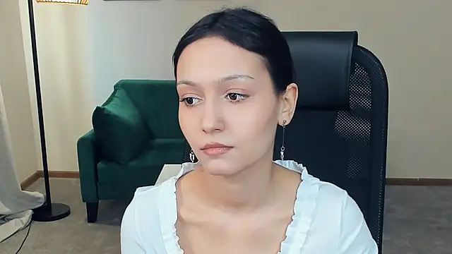 Snapshot of YunEiler chatting on 15, 4, 2026 YunEiler online show from 15, 4, 2026