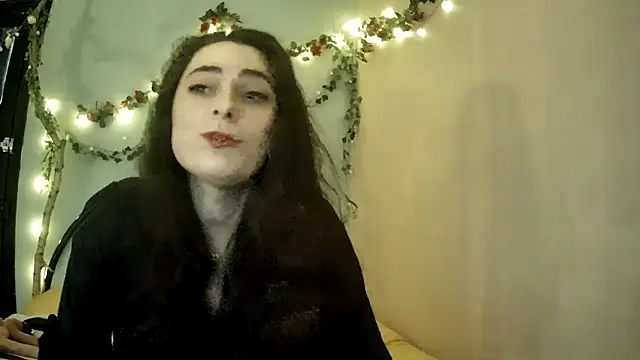 Snapshot of missclochette chatting on 21, 4, 2026 missclochette online show from 21, 4, 2026