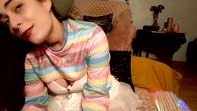 Snapshot of missclochette chatting on 14, 7, 2026 missclochette online show from 14, 7, 2026
