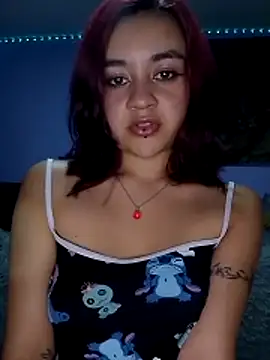 LucyStarveil online show from 28, 4, 2026