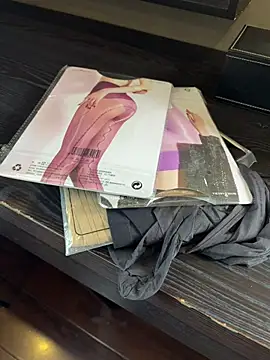 Snapshot of XiaoHonger chatting on 16, 4, 2026 XiaoHonger online show from 16, 4, 2026