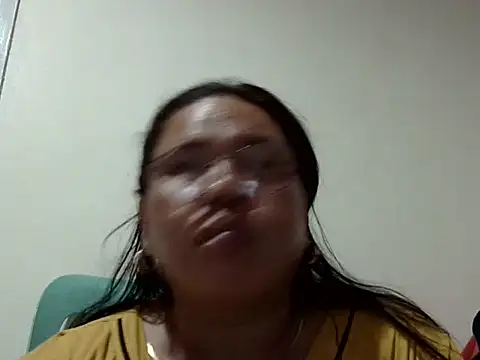 Snapshot of HottyCurlyPeanut chatting on 15, 4, 2026 HottyCurlyPeanut online show from 15, 4, 2026