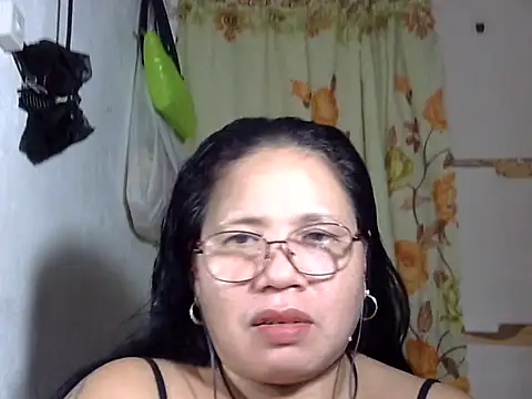 HottyCurlyPeanut online show from 12, 6, 2026