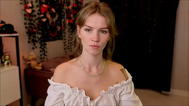 crystalkris  online show from 23, 4, 2026