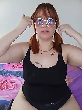 Curves Nina online show from 8, 7, 2026
