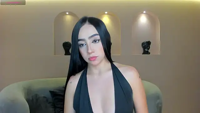 Snapshot of PaulineSanz chatting on 6, 5, 2026 PaulineSanz online show from 6, 5, 2026