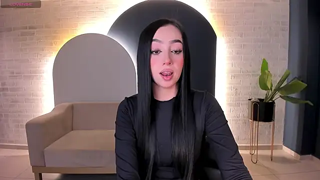 Snapshot of PaulineSanz chatting on 1, 6, 2026 PaulineSanz online show from 1, 6, 2026