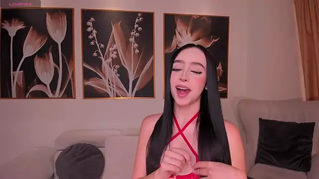 Snapshot of PaulineSanz chatting on 14, 7, 2026 PaulineSanz online show from 14, 7, 2026