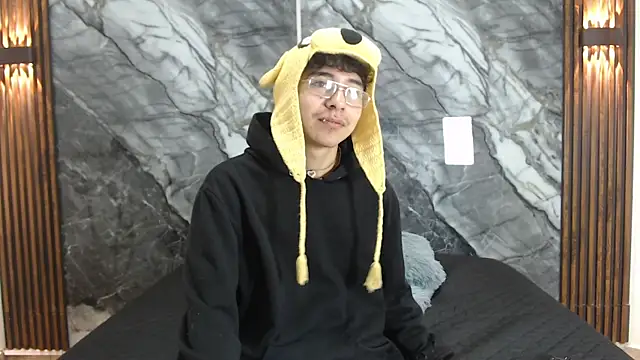 Snapshot of NoahWalker__ chatting on 1, 5, 2026 NoahWalker online show from 1, 5, 2026