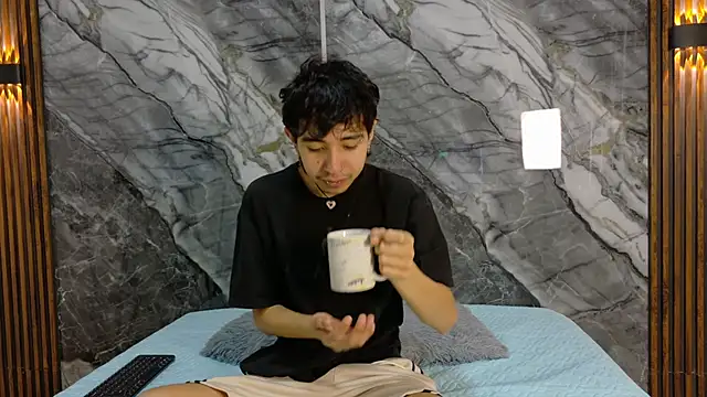 Snapshot of NoahWalker__ chatting on 24, 5, 2026 NoahWalker online show from 24, 5, 2026