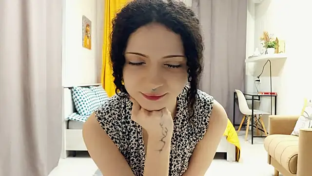 CinnamonCurl online show from 25, 5, 2026
