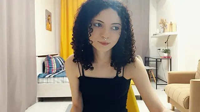 Snapshot of CinnamonCurl chatting on 16, 6, 2026 CinnamonCurl online show from 16, 6, 2026