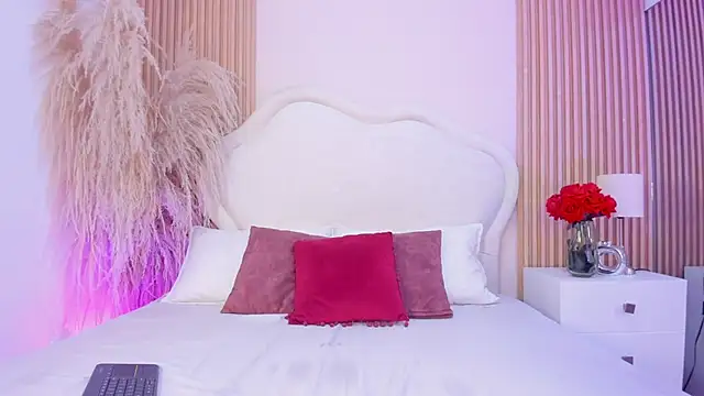 Luna vans online show from 20, 4, 2026