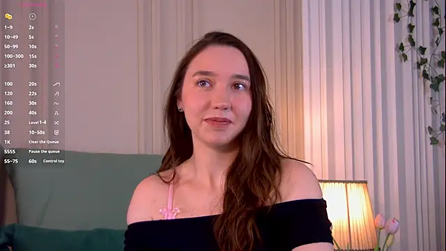 Suzaneey online show from 23, 4, 2026